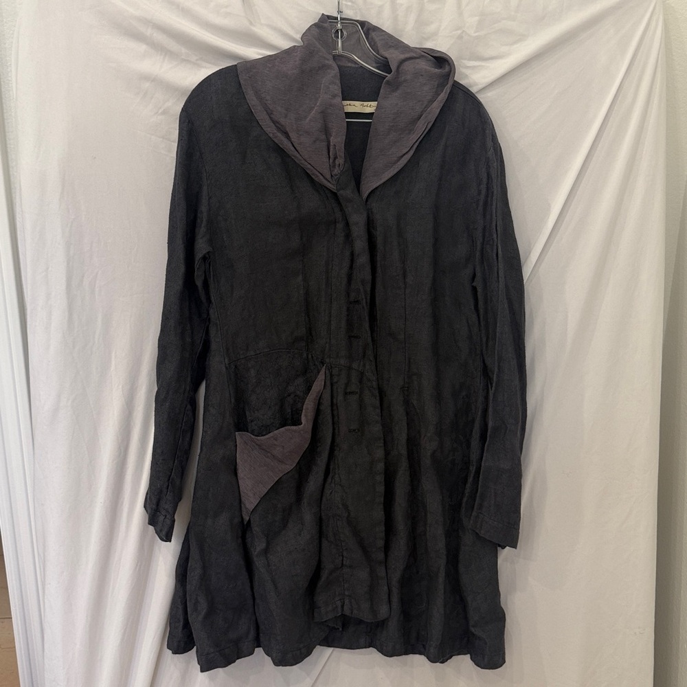 Cynthia Ashby Heavy Linen with silk features button long Jacket small